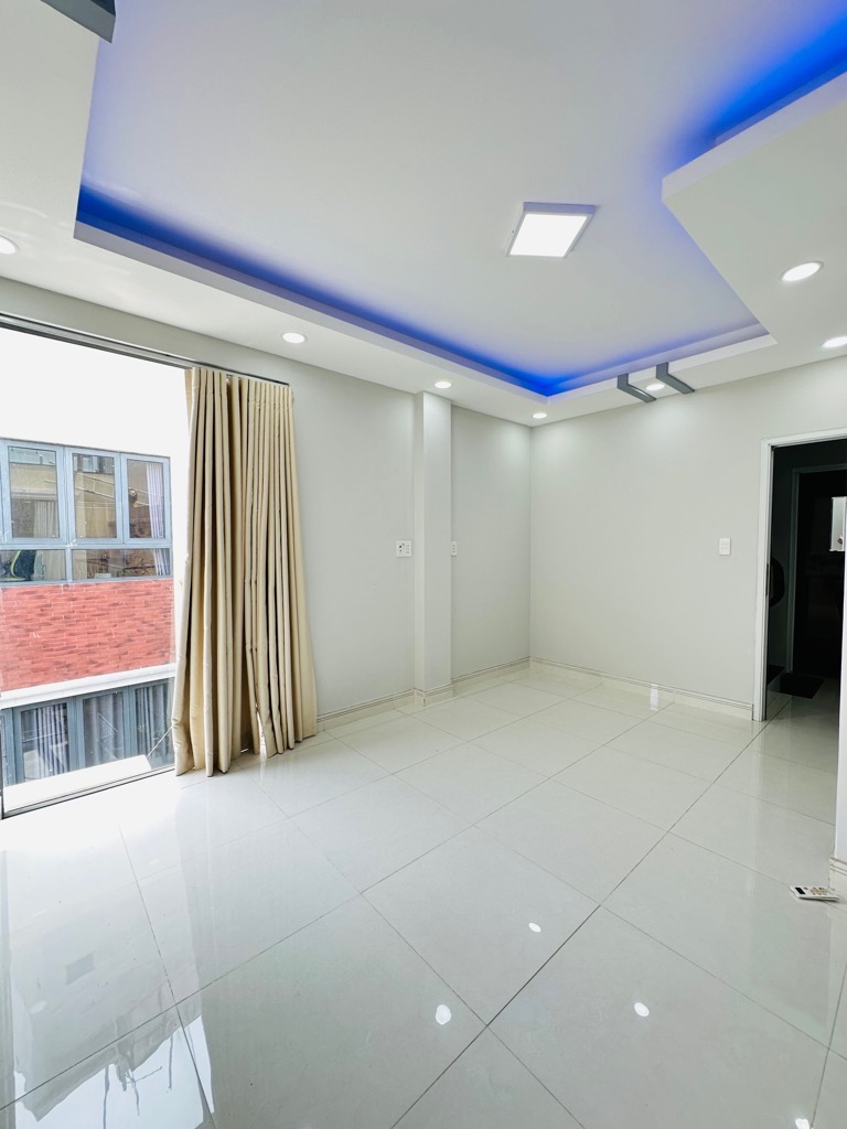 HOT nhà quận 10 trung tâm tiện ích full . 27M2 4 tầng cách 100m ra hẻm xe hơi p12 - Ảnh chính