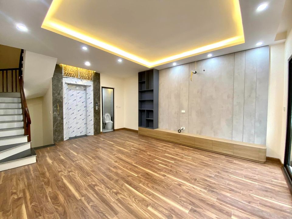 Bán Nhà Ngõ 298 Phố Ngọc Lâm, Long Biên, 41m2, 6Tầng, Lô Góc,, Gara Ô Tô, Thang Máy - Ảnh 1