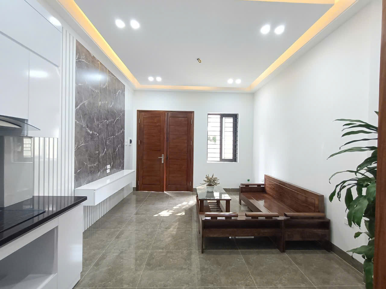 Cần Bán căn nhà 30m2, 5 tầng, giá chỉ 4,95 tỷ ,trên đường Nguyễn Văn Linh, Long Biên, 0902318197 - Ảnh 2