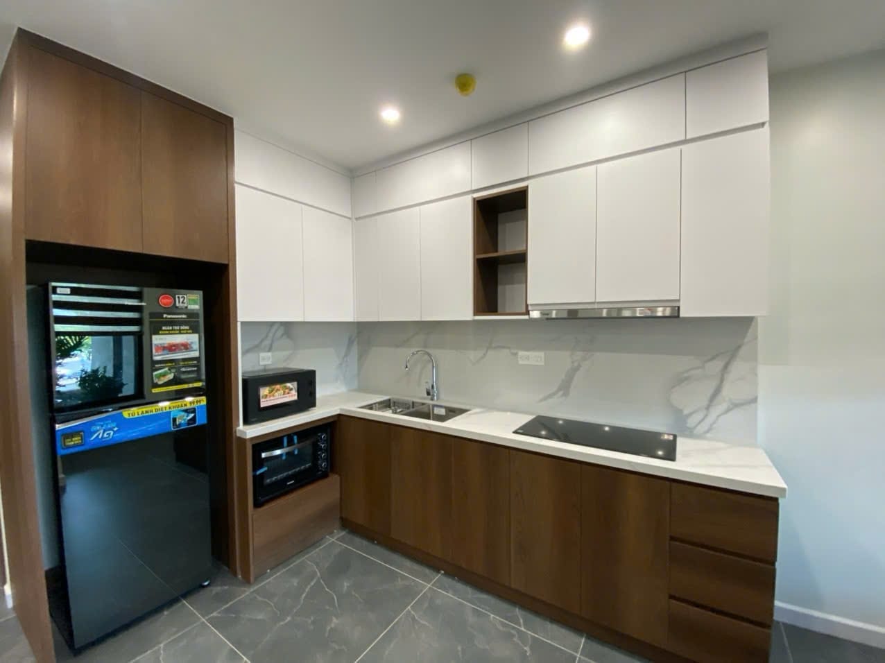 MẶT PHỐ NGHI TÀM-TÂY HỒ 126m2-7T-MT 6.8m-VIEW HỒ-KINH DOANH-APARTMENT-GIÁ CHÀO 81 TỶ - Ảnh 1