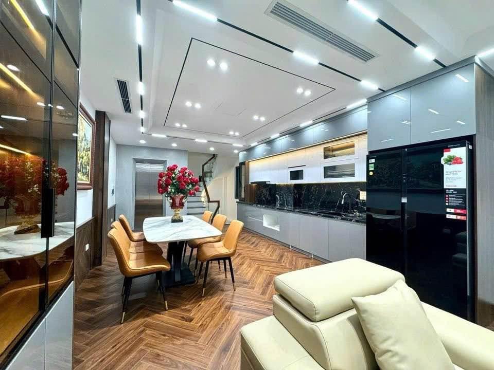 Nhà Nguyễn Duy Trinh, HXH, 80m2 ,3 tầng, 4 PN , Hoàn công - Ảnh 1