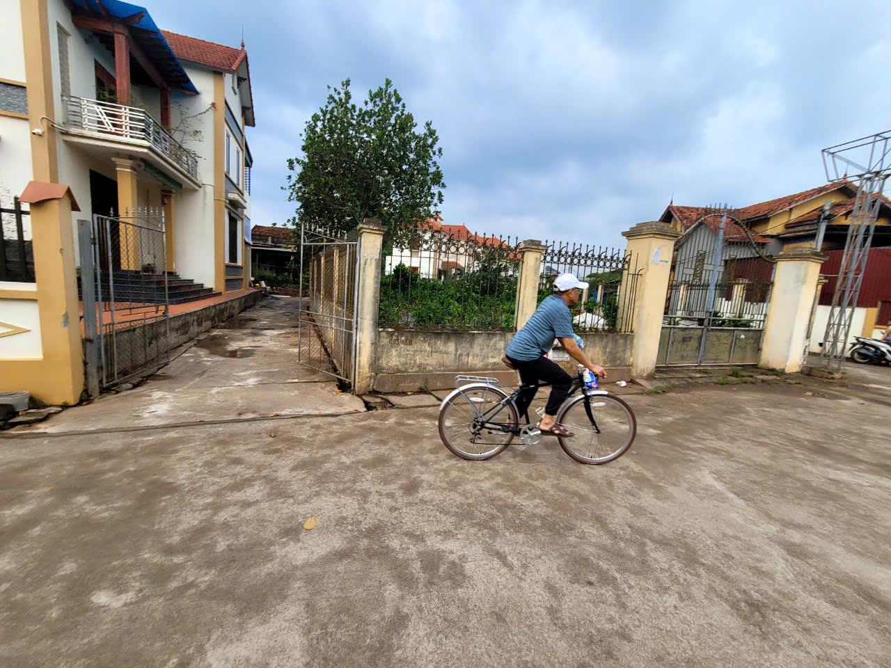 Cần tiền bán gấp 250m lô góc 3 thoáng Văn Giang, đường ô tô tránh thông, gần vành đai 4, chuẩn - Ảnh 1