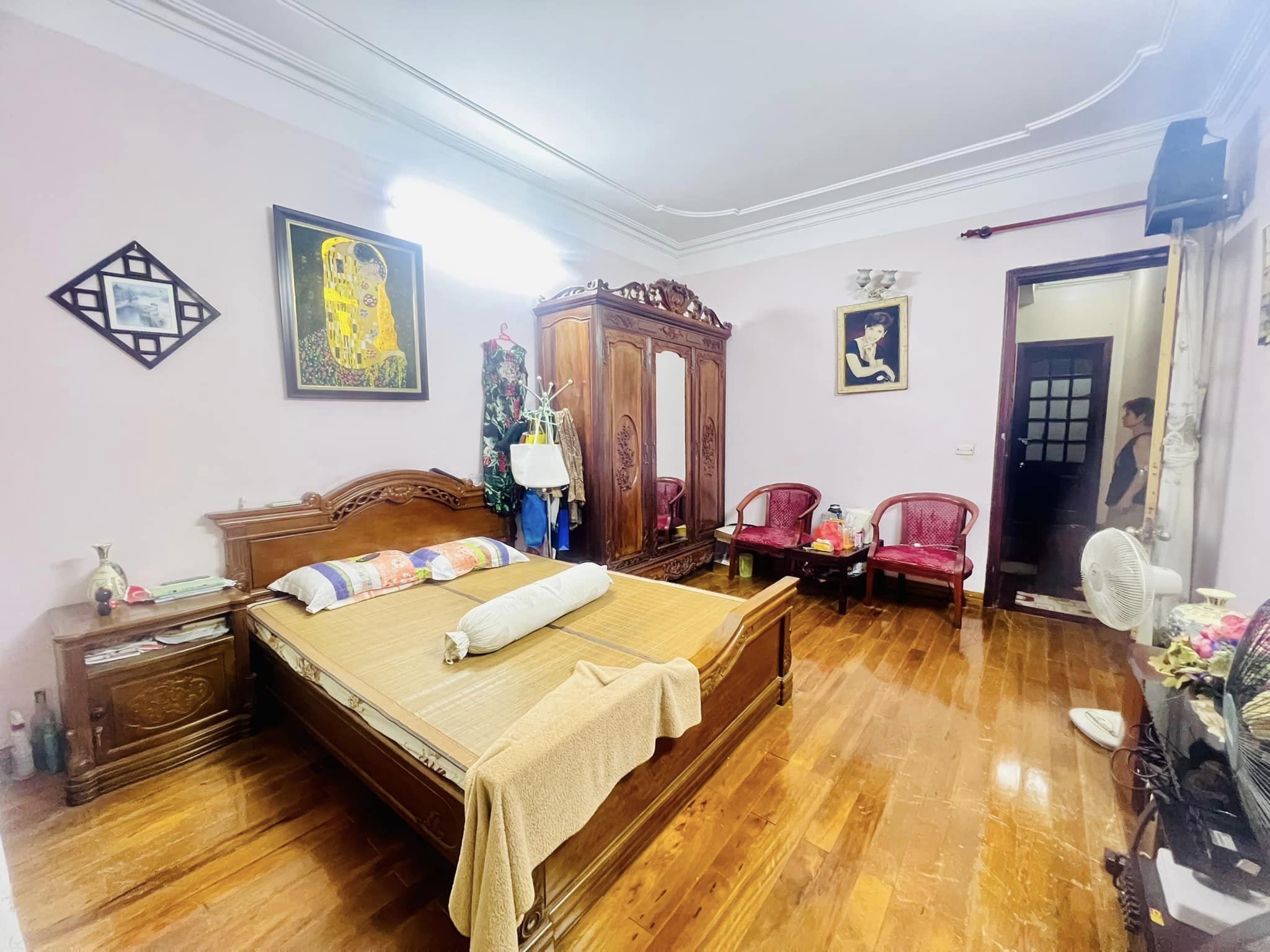 Hiếm! Bán nhà Hàng Điếu, 82m2, 3 tầng, mặt tiền 3.3m, 15.6 tỉ, phù hợp kinh doanh homestay, - Ảnh chính