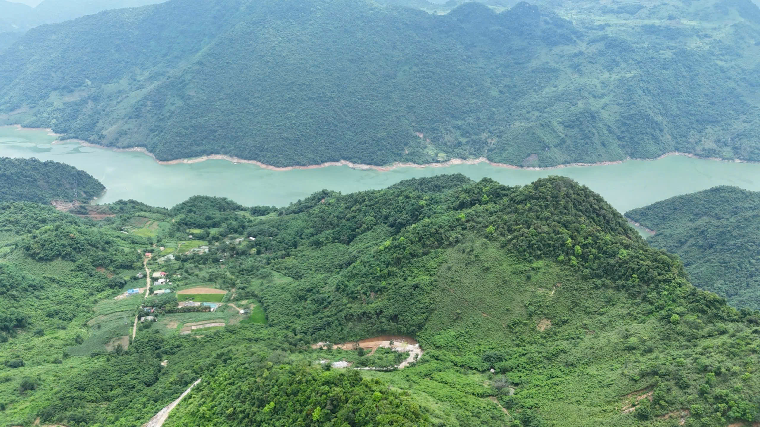 ĐẤT CHÍNH CHỦ - GIÁ TỐT - Vị Trí Đẹp Tại Xã Đồng Chum, Huyện Đà Bắc, Hoà Bình - Ảnh 2