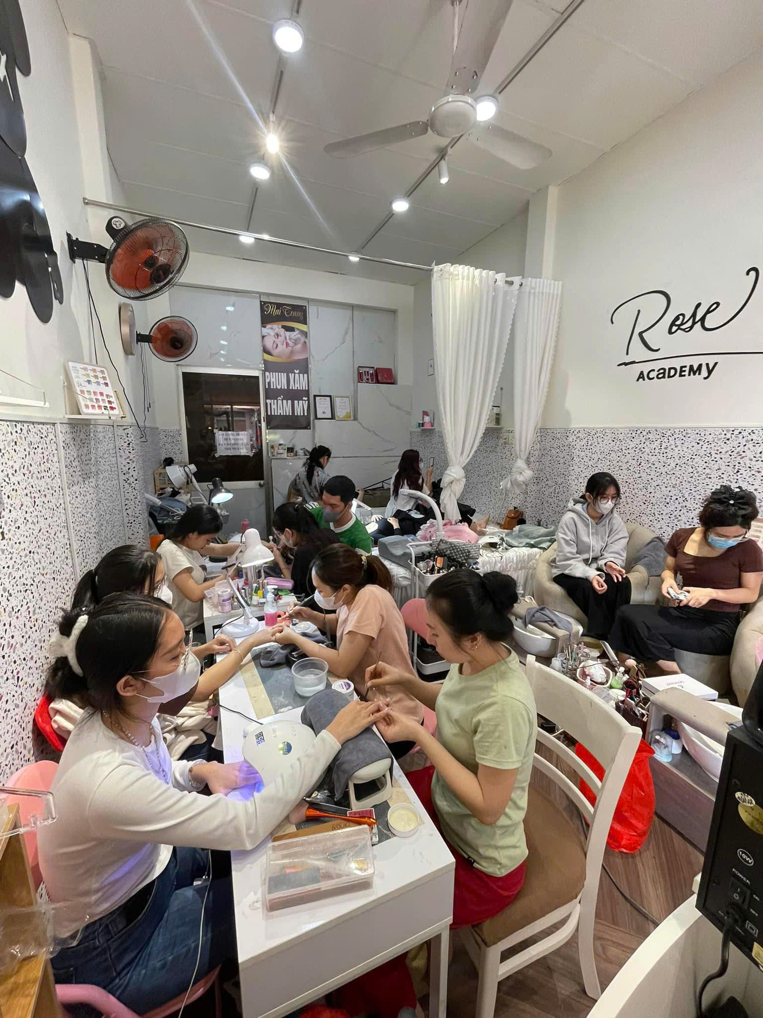 CẦN SANG NHƯỢNG TIỆM NAIL  Vị Trí : 15 Bàu Cát, P14, Tân Bình, Hồ Chí Minh - Ảnh 1