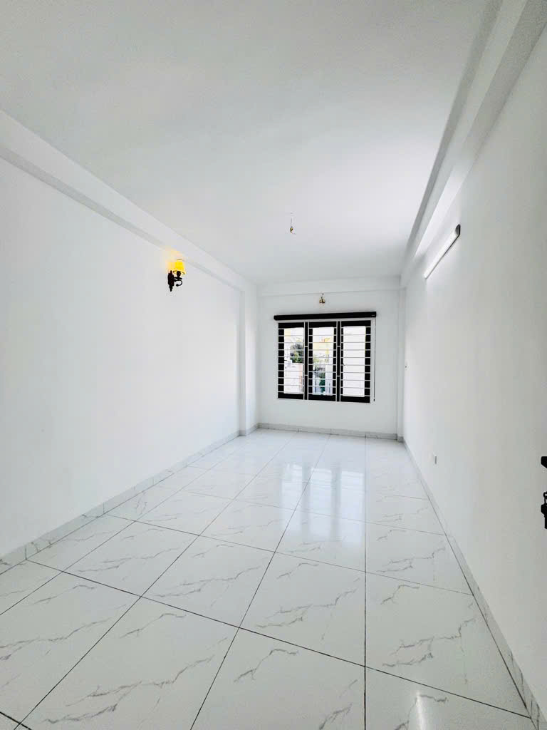 Ngũ Nhạc Hoàng Mai nhà đẹp ở ngay 30m2 4.5 tỷ cực gần phố. - Ảnh 1