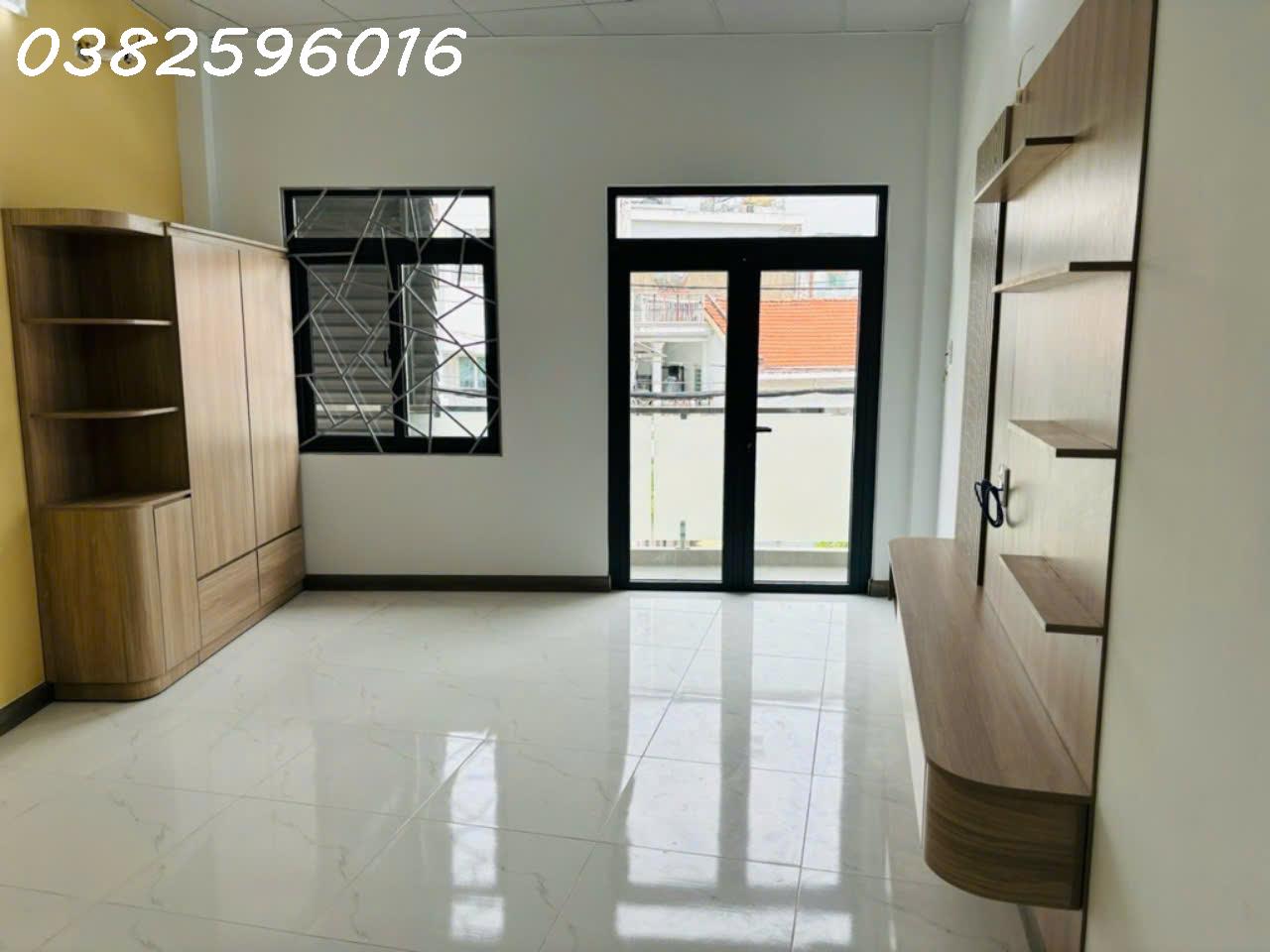 căn nhà 70M2, giá bán 4TỶ7, gần cạnh khu trường học, trước mặt PHẠM VĂN CHÍ, Q6. - Ảnh 3