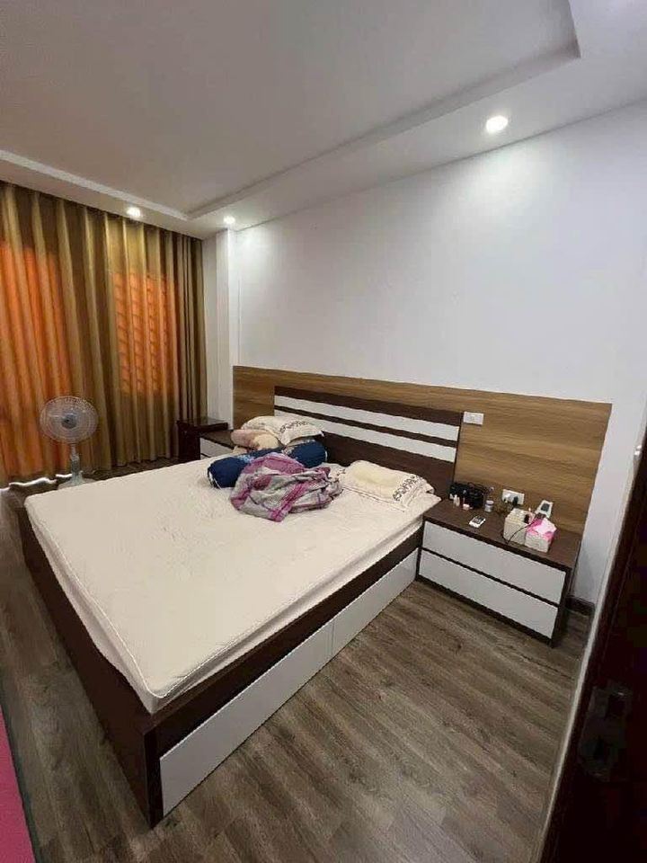 HIẾM và ĐẸP nhà Cây Quýt 50m2, 4 TẦNG. giá 13 tỷ. VĨA HÈ - Ô TÔ TRÁNH - 4 NGỦ - KINH DOANH - Ảnh 2