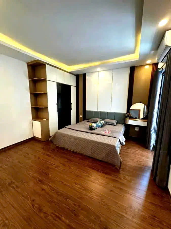 NHÀ MỚI PHỐ NGUYỄN VĂN LINH, 42M2, 5 TẦNG,MẶT TIỀN 4.5M,7.8 TỶ. Ô TÔ CHÁNH-LONG BIÊN. - Ảnh 2