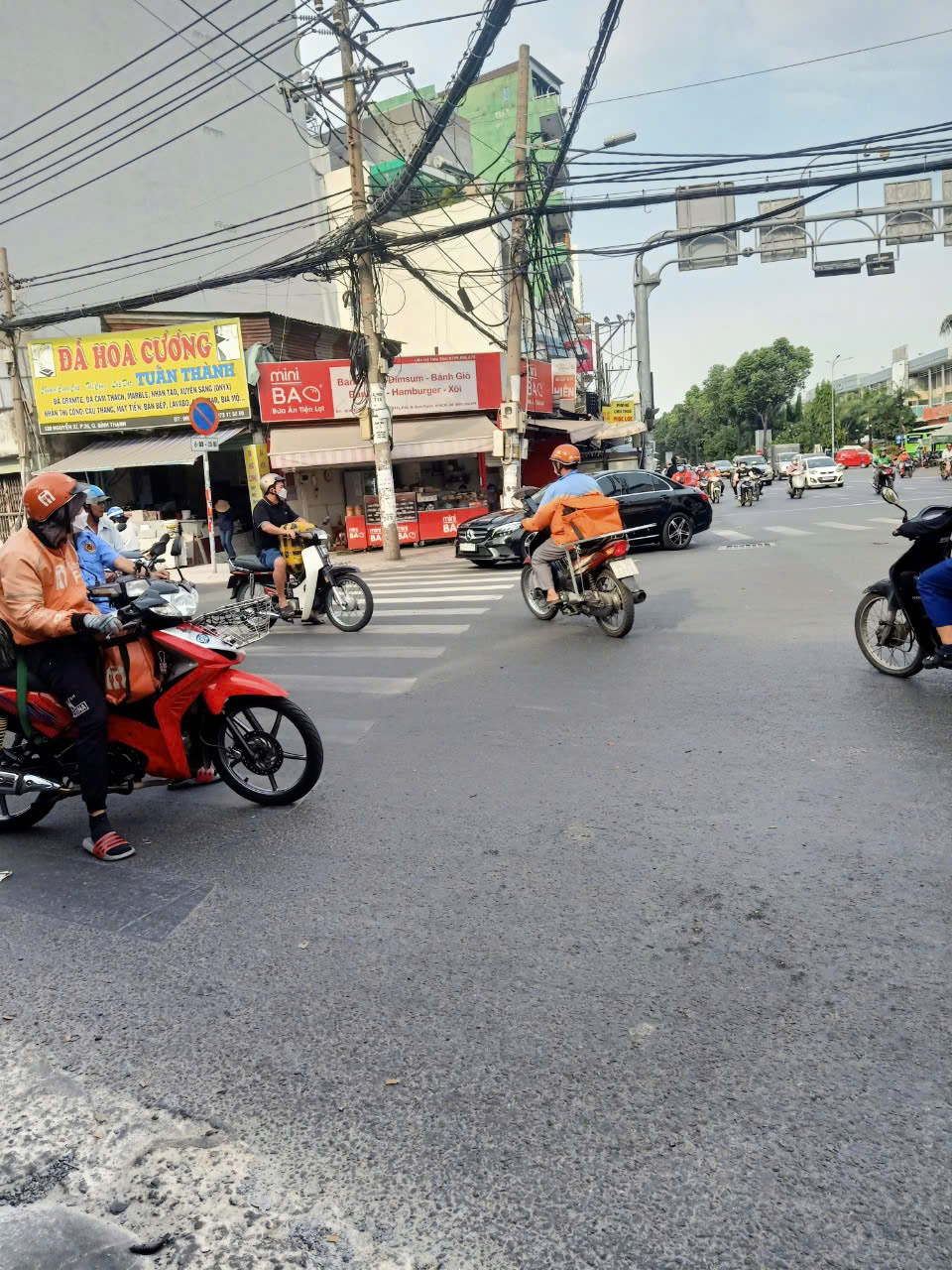 CHO THUÊ MẶT BẰNG ĐẸP NGAY NGÃ TƯ NGUYỄN XÍ - ĐINH BỘ LĨNH - Ảnh chính