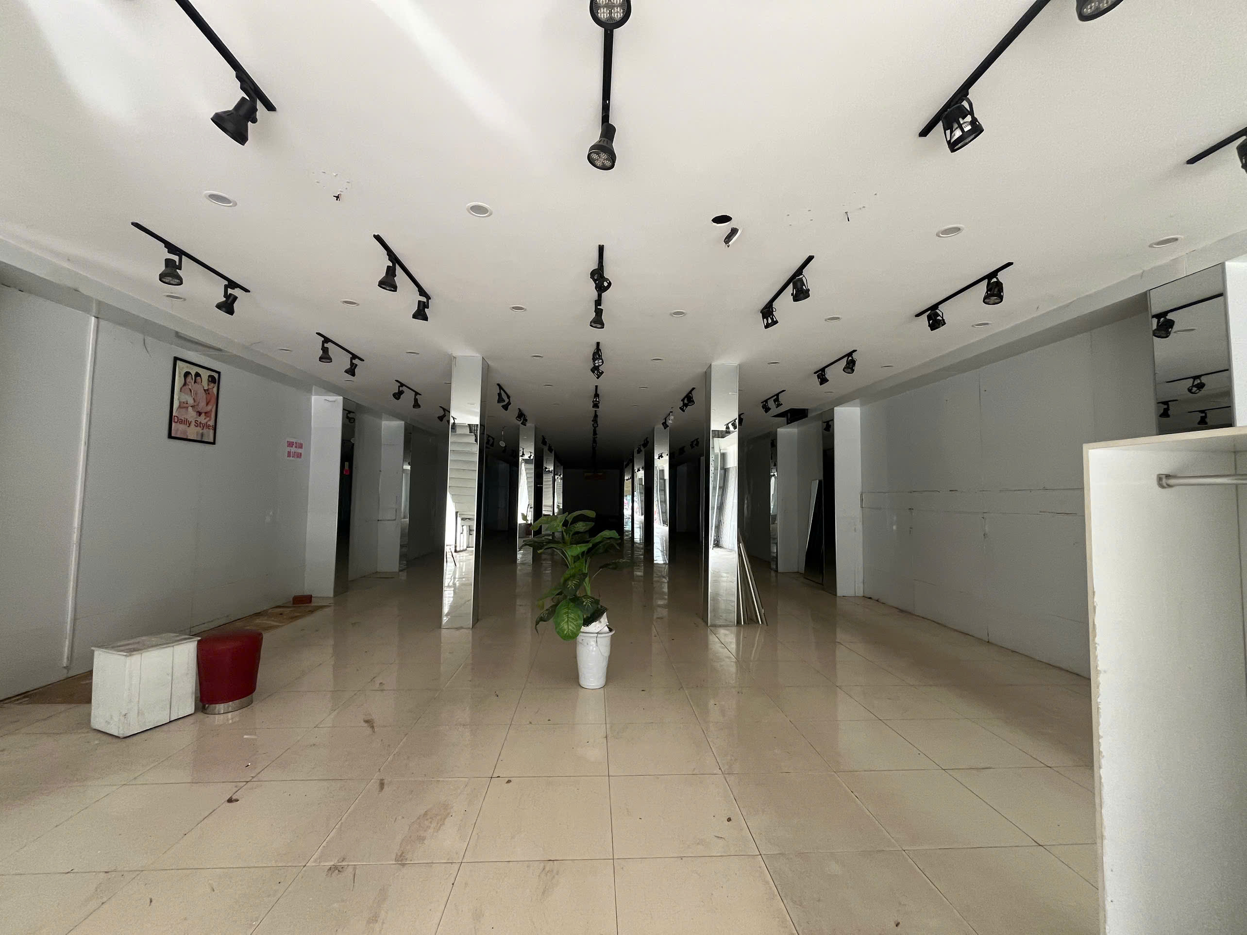 Cho thuê mặt bằng đường Bà Triệu, 350m², vị trí đắc địa, phù hợp thương hiệu lớn - Ảnh chính