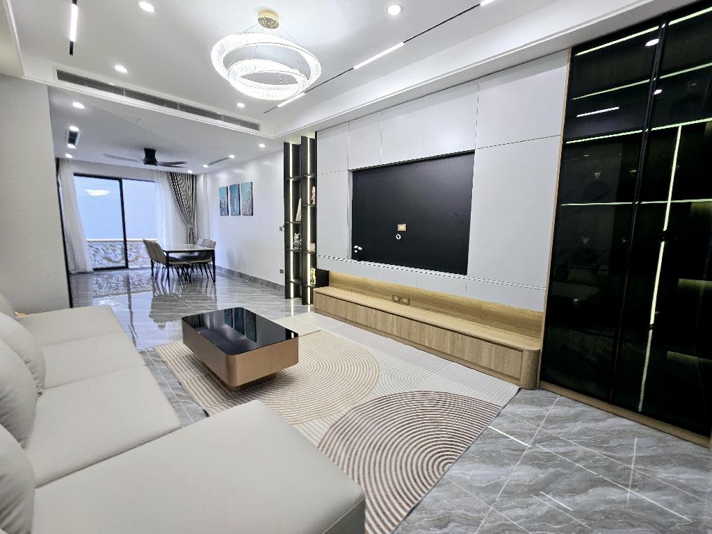 Bán nhà Ngọc Lâm, Long Biên, 80m2, 5 tầng, 12.5 tỷ. thang máy, tặng lại vườn lan - Ảnh chính