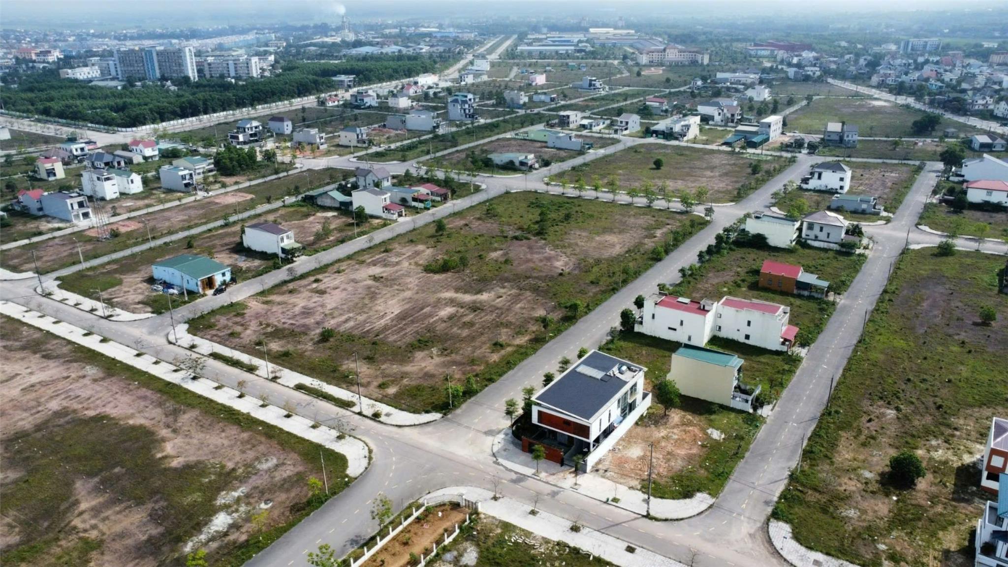 Bán đất đường 200m2 dãy 2 Đặng Thí gần khu sinh thái Đông Hà - Ảnh chính