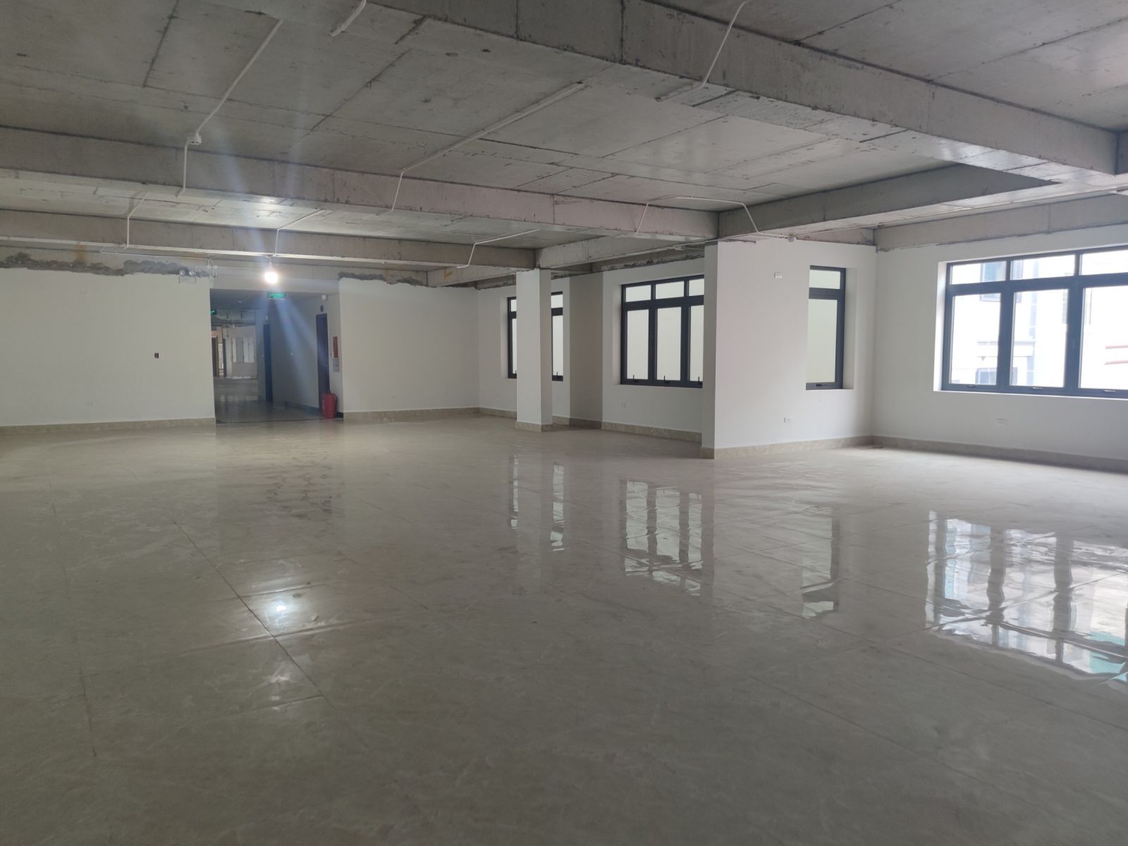 Cho thuê nhà kho diện tích 300m² tại Ông Ích Đường, đầy đủ tiện nghi, giá chỉ 65K/m² - Ảnh chính