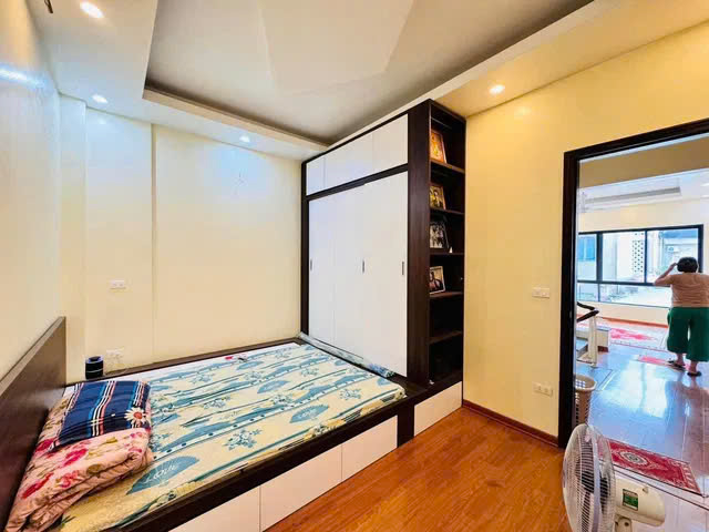 NHÀ ĐẸP DÂN XÂY NGỌC THỤY, 43M2,5 TẦNG,MẶT TIỀN 4M,5.6 TỶ. LONG BIÊN.PHÂN LÔ - NGÕ THÔNG,FUUL NỘI - Ảnh 3