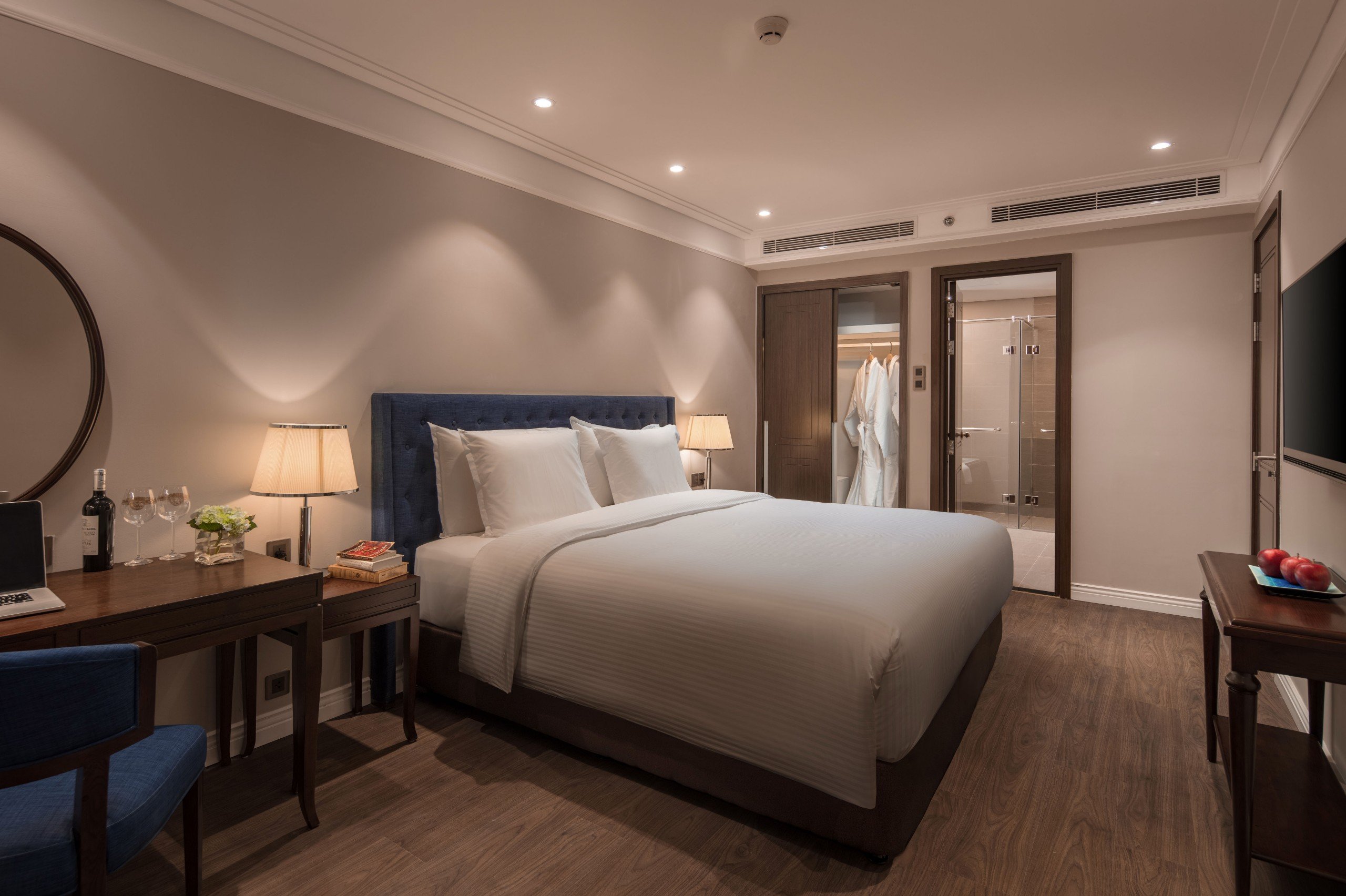 CC Ngộp Bank bán gấp 1PN, 58m² view biển Mỹ Khê căn hộ cao cấp 5 sao Altara Suites - Alphanam Luxury - Ảnh chính