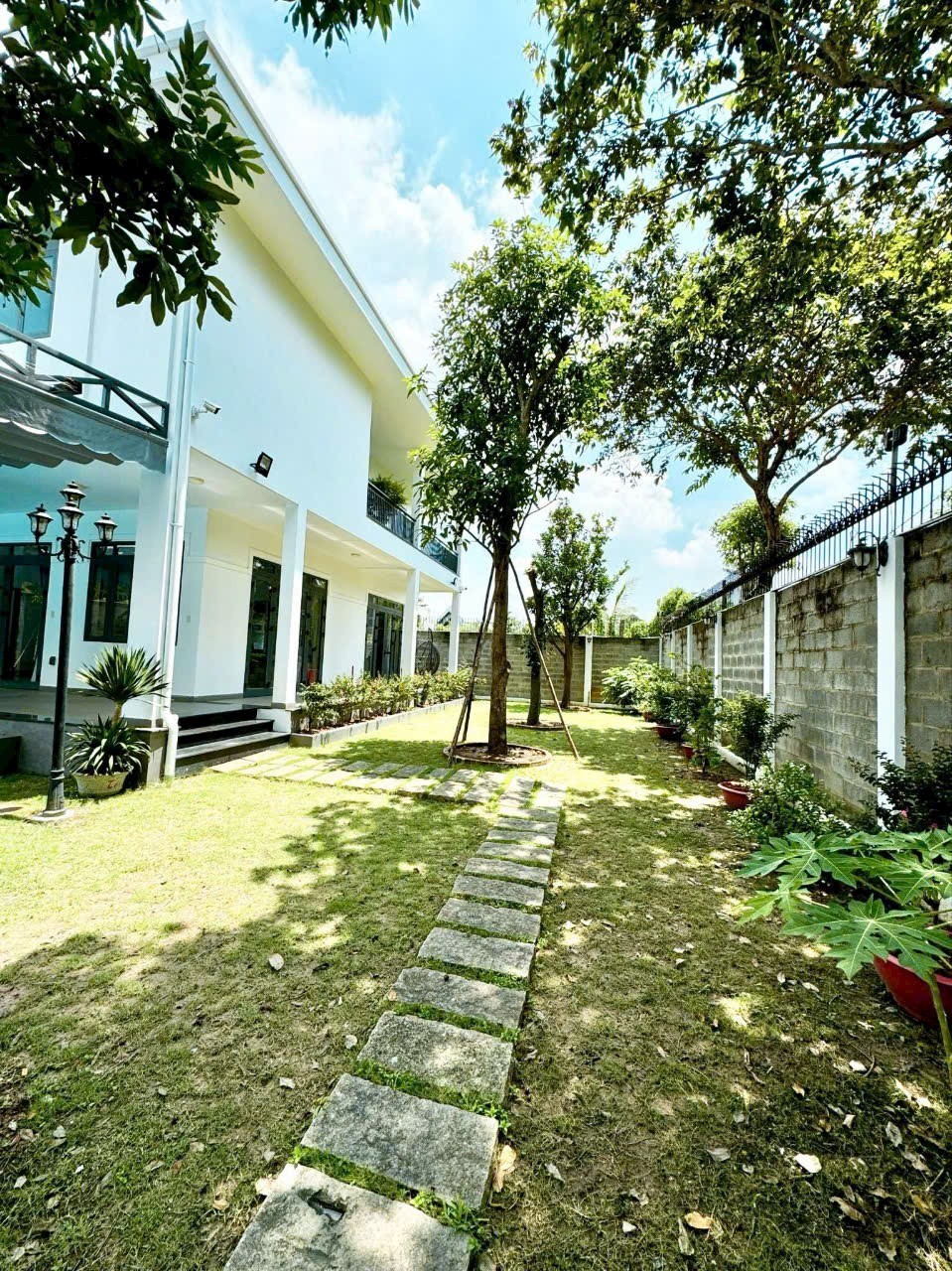 BÁN NHÀ HOMESTAY NGHỈ DƯỠNG ĐẲNG CẤP VIP NHẤT - KHU VILLA BIỆT THỰ - CÓ HỒ BƠI - ĐƯỜNG NHỰA 10M - - Ảnh 2