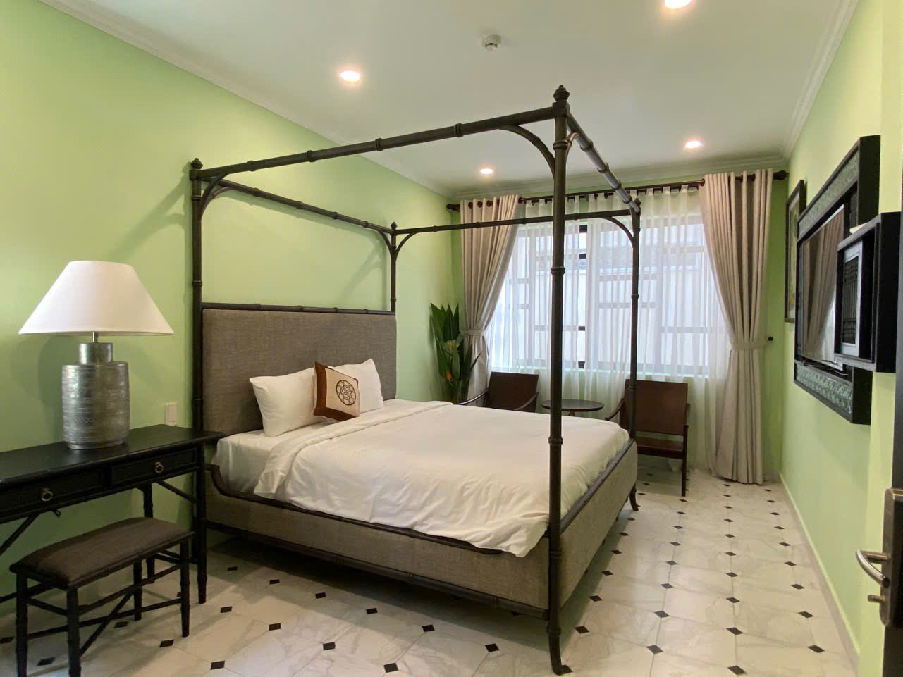 Bán gấp Homestay ngay phố đi bộ Hội An 259m2 đang kinh doanh tốt - Ảnh 1