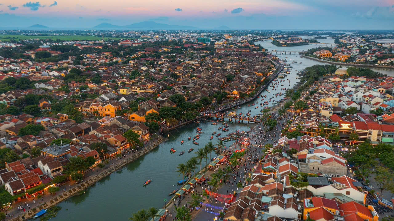 Cần bán lô đất nền ngay phố cổ Hội An, mặt tiền đường phù hợp kinh doanh , giá 2 tỷ X - Ảnh 1