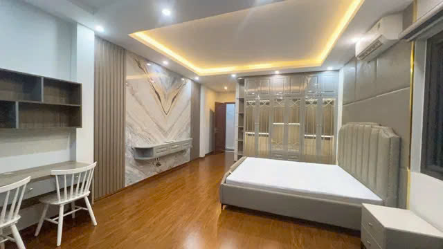 NHÀ ĐẸP Ở LUÔN, Ô TÔ NGỦ TRONG NHÀ, 50M2,7 TẦNG, MẶT TIỀN 4M, 14.5 TỶ.NGỌC LÂM- LONG BIÊN. - Ảnh 3