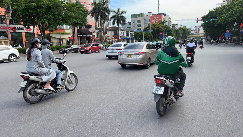 SIÊU PHẨM NHÀ NGUYỄN VĂN CỪ 70M, 7T, MT5M, LÔ GÓC, GARA, THANG MÁY, GẦN CẦU CHƯƠNG DƯƠNG. - Ảnh 2