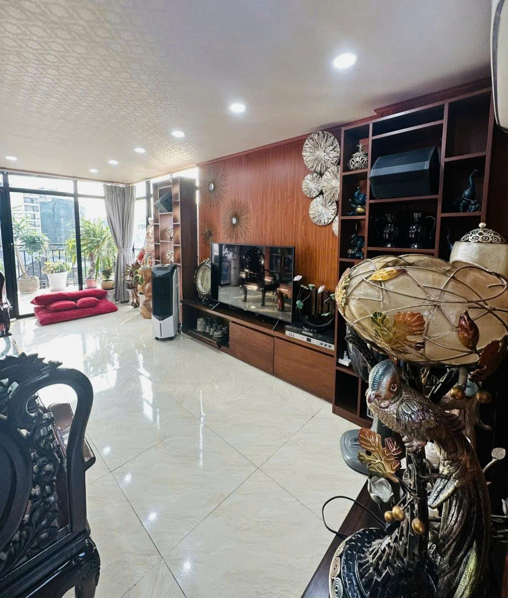 Long Biên dưới 8 tỷ, Diện Tích 40m2, 6 tầng, mặt tiền 3.9m, giá 6,9 tỷ thang máy, zalo: 0379201686 - Ảnh chính