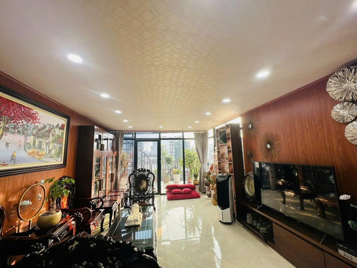 Long Biên dưới 8 tỷ, Diện Tích 40m2, 6 tầng, mặt tiền 3.9m, giá 6,9 tỷ thang máy, zalo: 0379201686 - Ảnh 1