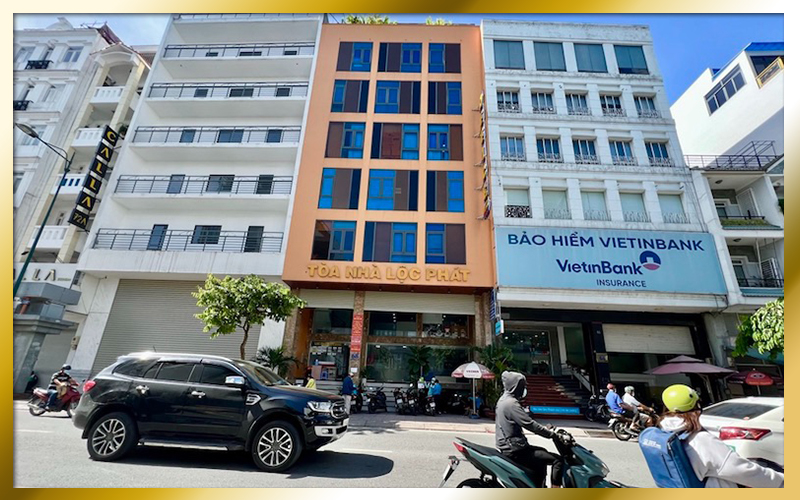 Cho thuê văn phòng mặt tiền Bạch đằng sát sân bay, văn phòng ốp kính thoáng đã, hầm xe rộng rãi - Ảnh 3