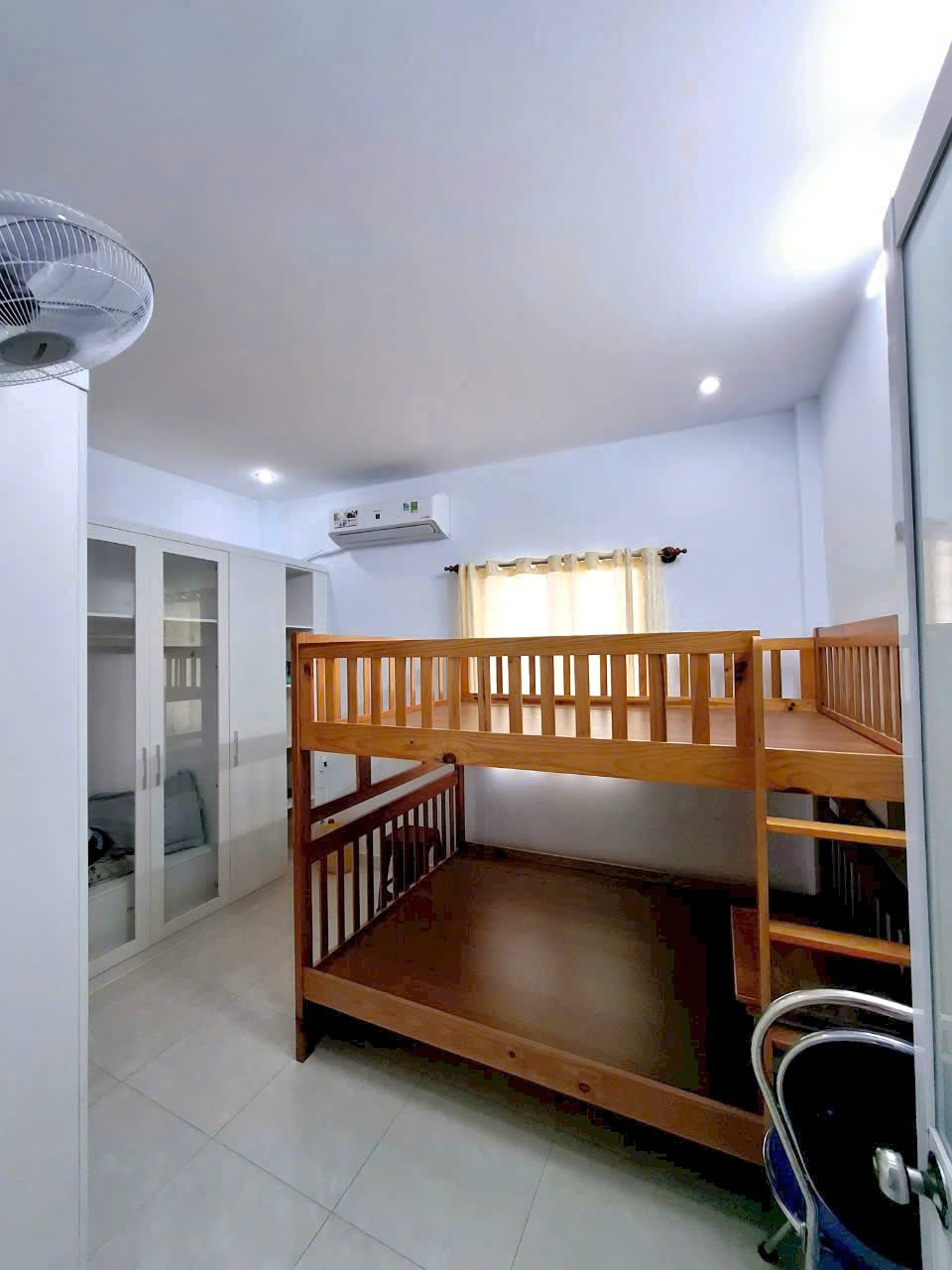 CHO THUÊ NHÀ NGUYÊN CĂN FULL NỘI THẤT HẺM XE HƠI 88M2, 2 TẦNG, KHO B – THỊ TRẤN NHÀ BÈ - Ảnh 3