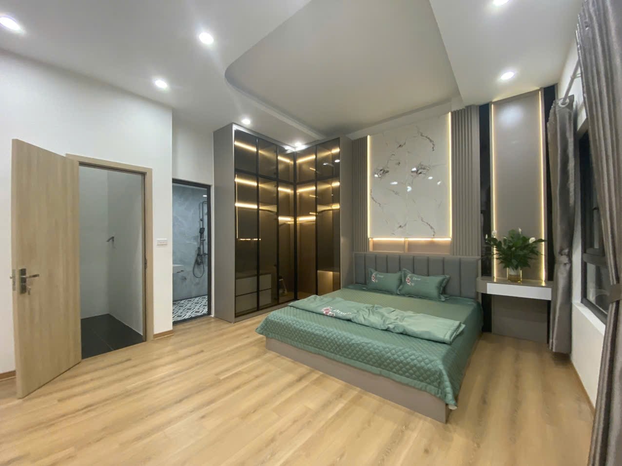 Bán Ngôi nhà 33 m² tuyệt đẹp với thiết kế rộng rãi và tiện nghi cao cấp tại ngõ Hòa Bình, Hai bà - Ảnh 3