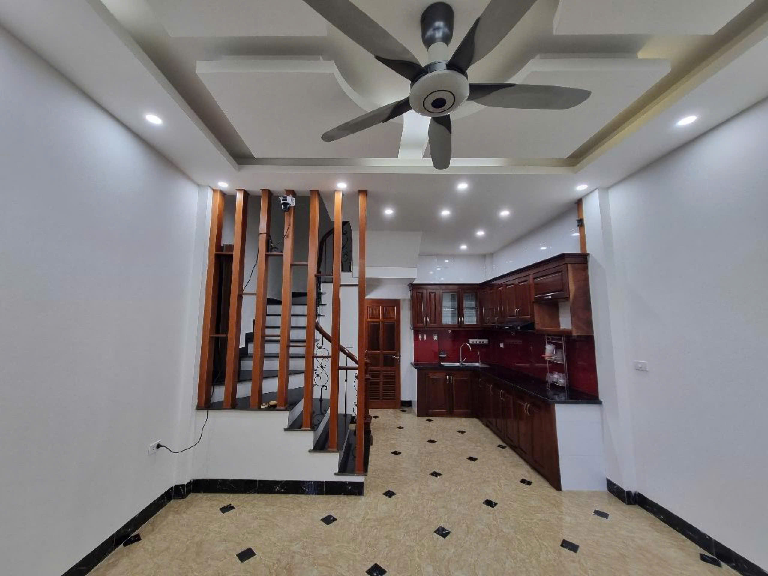 Bán nhà 5T ngõ 268 Ngọc Thuỵ. Nội thất đẹp, oto đỗ cửa, view công viên giá hơn 5 tỷ TL. LH: - Ảnh 2