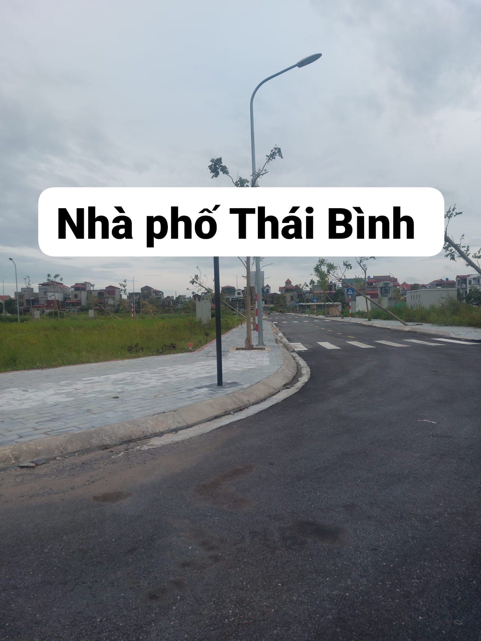 BÁN GẤP NHÀ 4 TẦNG MẶT TIỀN RỘNG -  vị trí kinh doanh ĐẮC ĐỊA NHẤT THỊ TRẤN ĐÔNG HƯNG - Ảnh chính