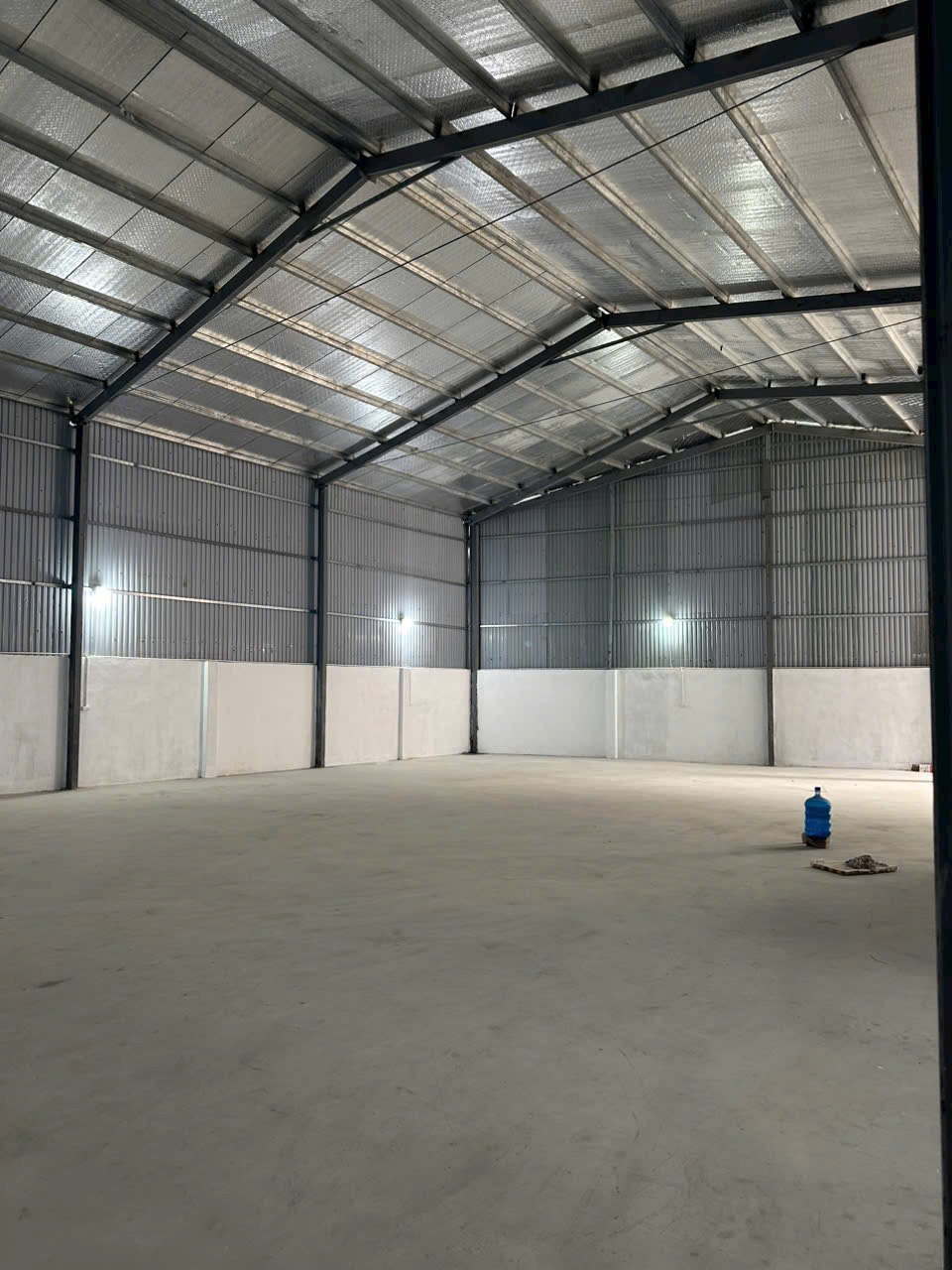 CHO THUÊ MẶT BẰNG NHÀ XƯỞNG 400M2 TẠI ĐAN PHƯỢNG giá 20 triệu - Ảnh 1