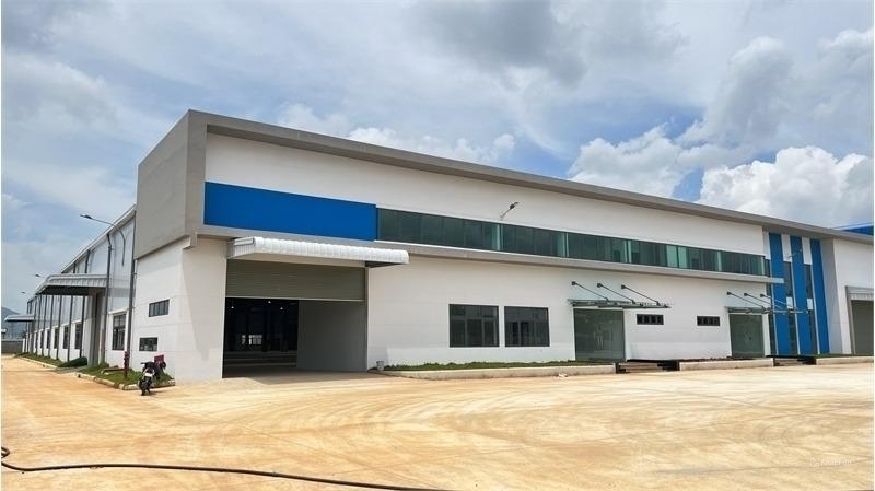 nhà xưởng hiện đại, kết cấu kiên cố, với tuyến giao thông thuận lợi , gần nhiều cảng biển - Ảnh chính