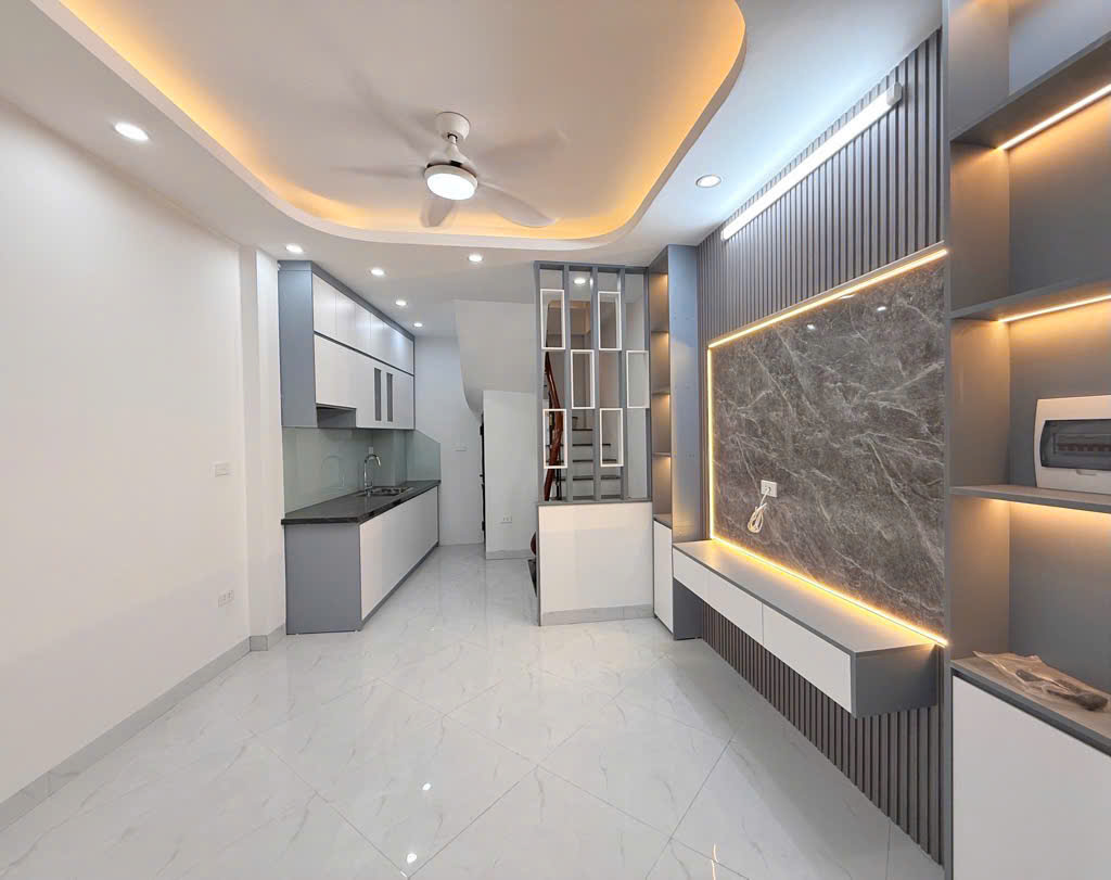 🏡 Siêu phẩm Ngọc Thụy - 4 tầng, nở hậu cách đường ô tô 20 m 🏡<br><br>💰 Giá hấp dẫn: Nhỉnh 6 tỷ<br> thương - Ảnh 1