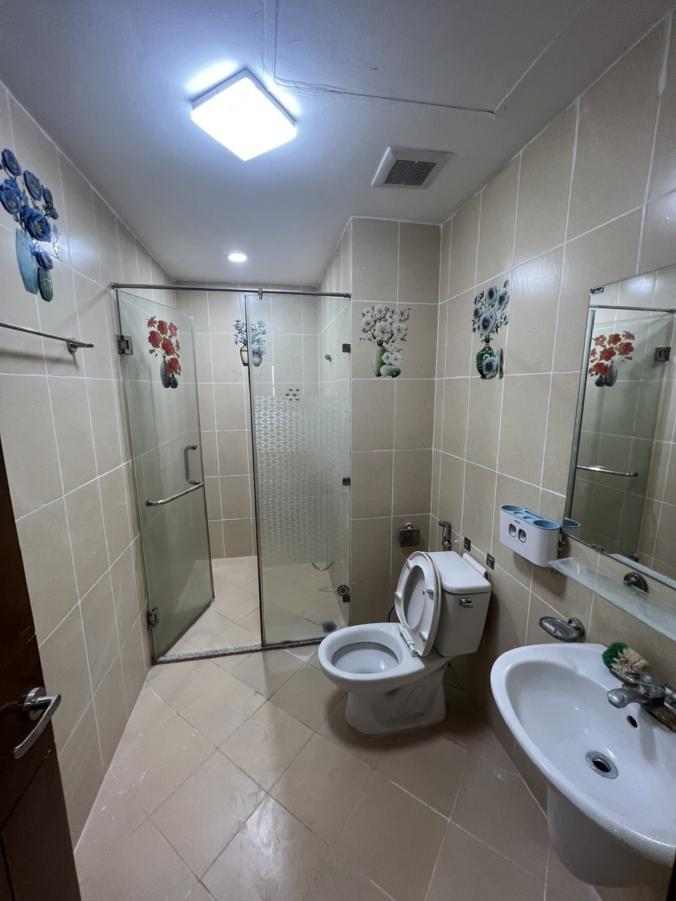 Bán căn hộ chung cư 3 ngủ, 2WC, Nội thất mới - Victoria Văn Phú - Hà Đông. - Ảnh 3