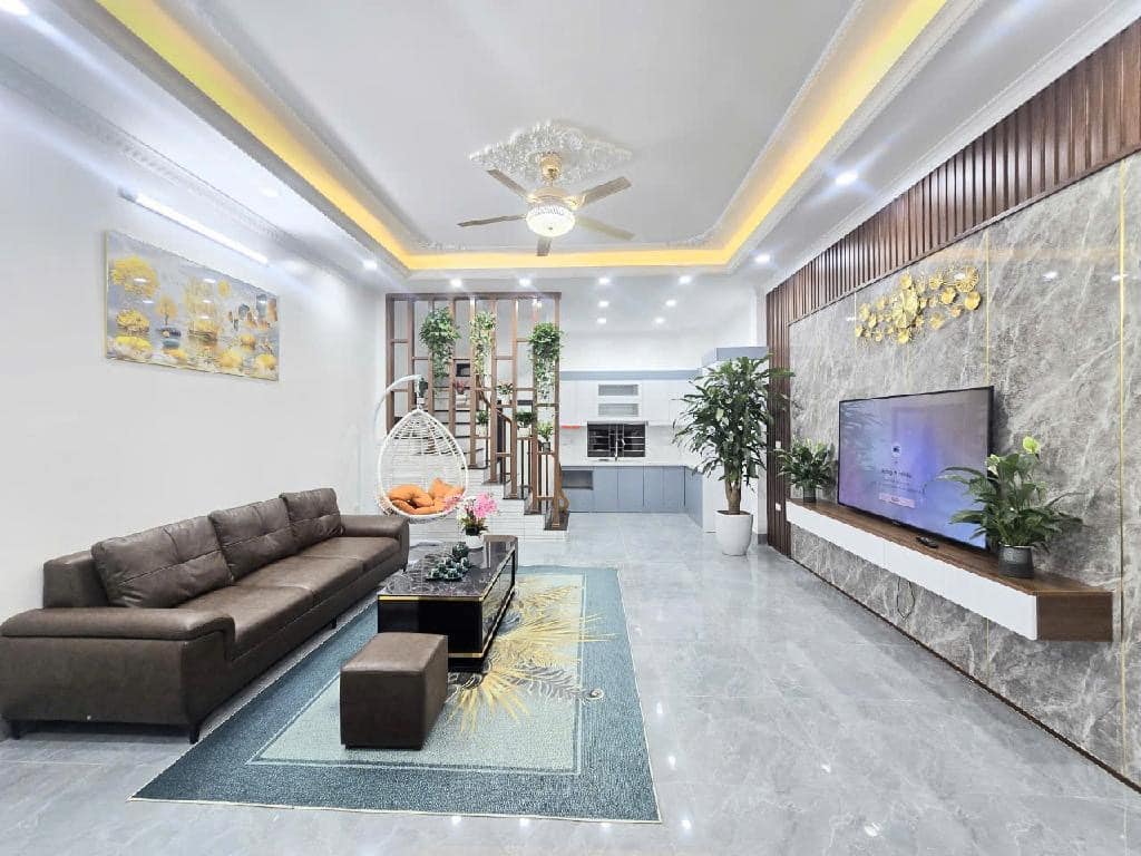 Không mua là hối hận! Nhà 5 tầng Ngọc Thụy, 45m², 5.7 tỷ giá tốt nhất thị trường. - Ảnh chính