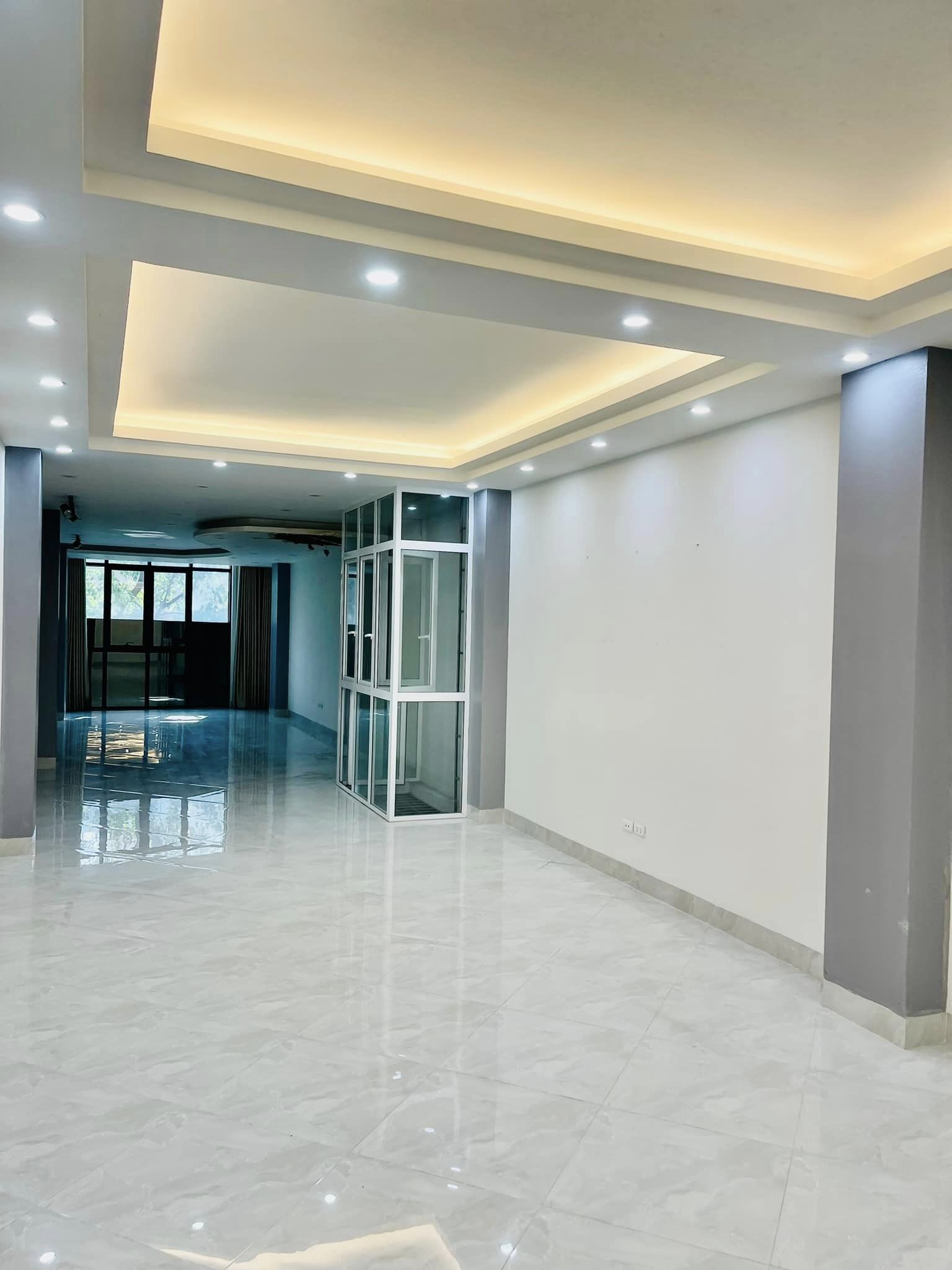 Bán Building 105m2 7 tầng  MP Quang Trung , Hà Đông . Khu vực đẹp nhất tuyến phố . Giá 31 tỷ - Ảnh 2