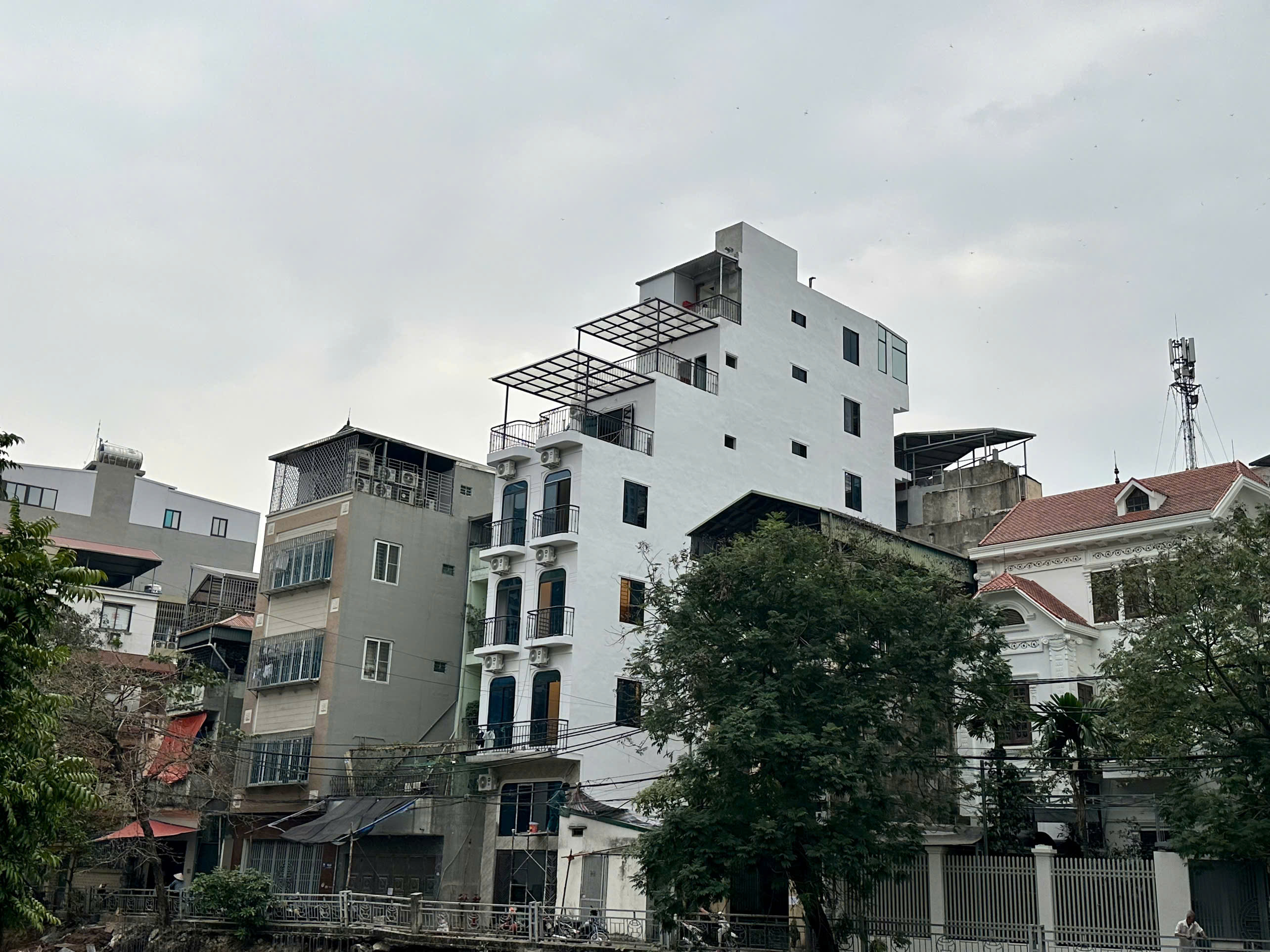 (Siêu phẩm) Tòa Apartment mặt hồ 96m2 x 30P tại Hoàng Ngân - Dòng tiền 1,85 tỷ/năm - Tin Thật 100%. - Ảnh chính