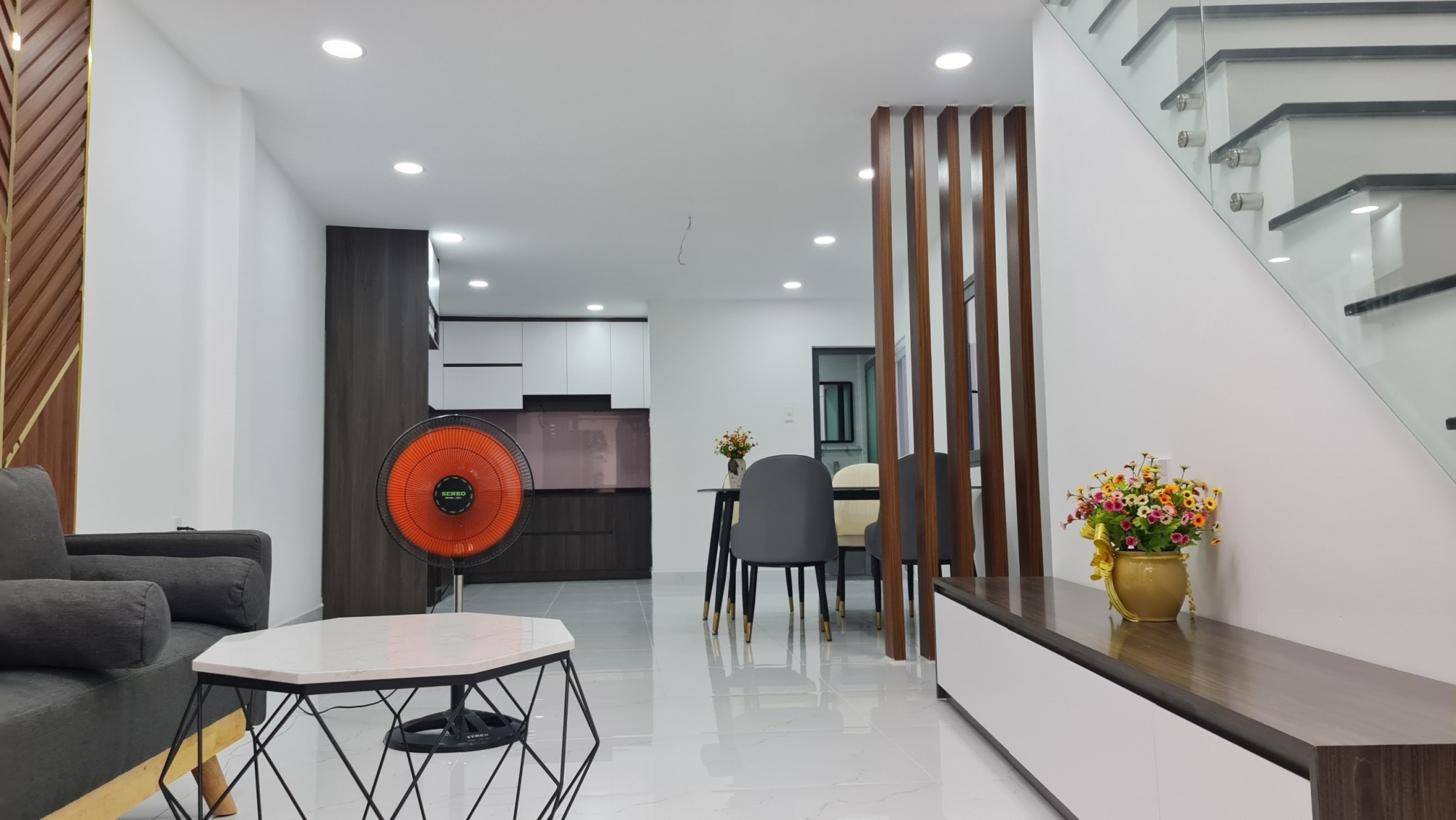 Nhà đẹp, 3  tầng THÍCH QUẢNG ĐỨC, PN, 5.9 tỷ, 54m2 - Ảnh 1