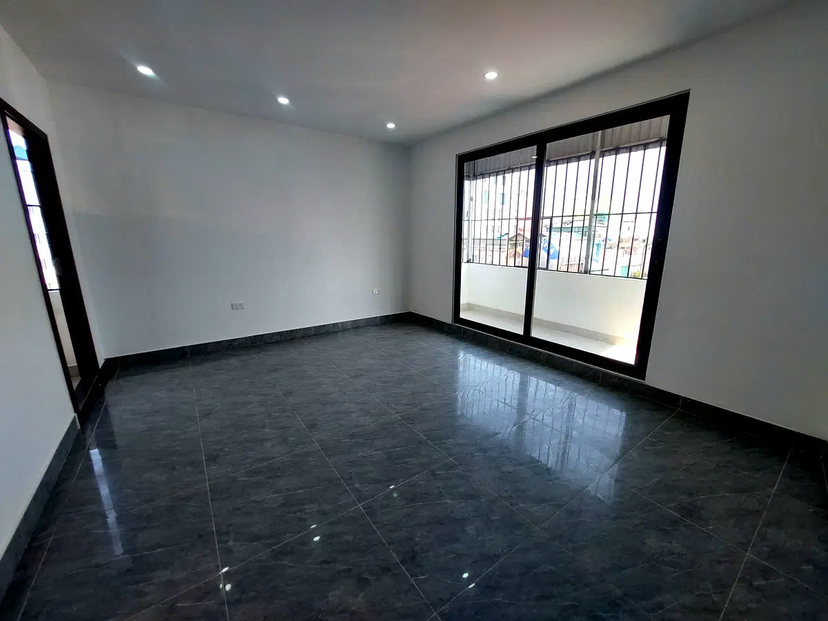 Nhà mới Phố Bồ Đề 40m2,6 Tầng, Thang máy, cách ô tô 30m,full nội thất, 8.7 tỷ.Long Biên. - Ảnh 3