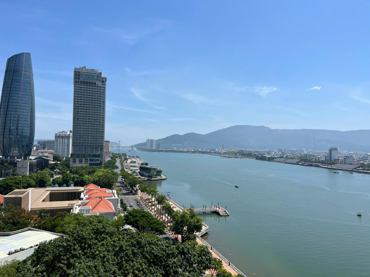 CHO THUÊ CĂN GÓC HILTON 5 PHÒNG NGỦ VIEW SÔNG HÀN - GIÁ 35 TRIỆU / THÁNG. - Ảnh 4