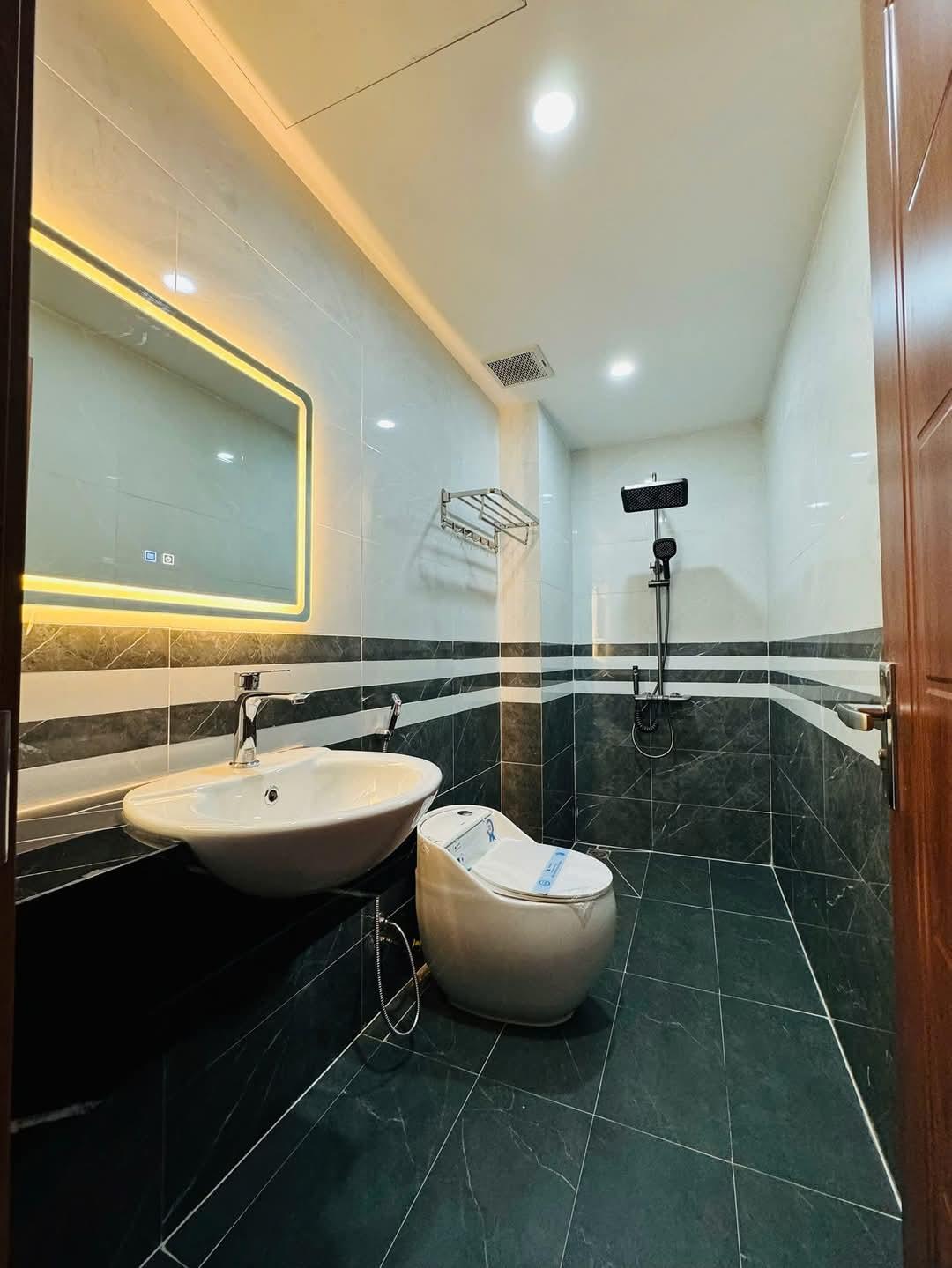 Bán nhà 53m², 6PN, 4WC, Lê Trọng Tấn, Thanh Xuân, 10.98 tỷ - Ảnh 3