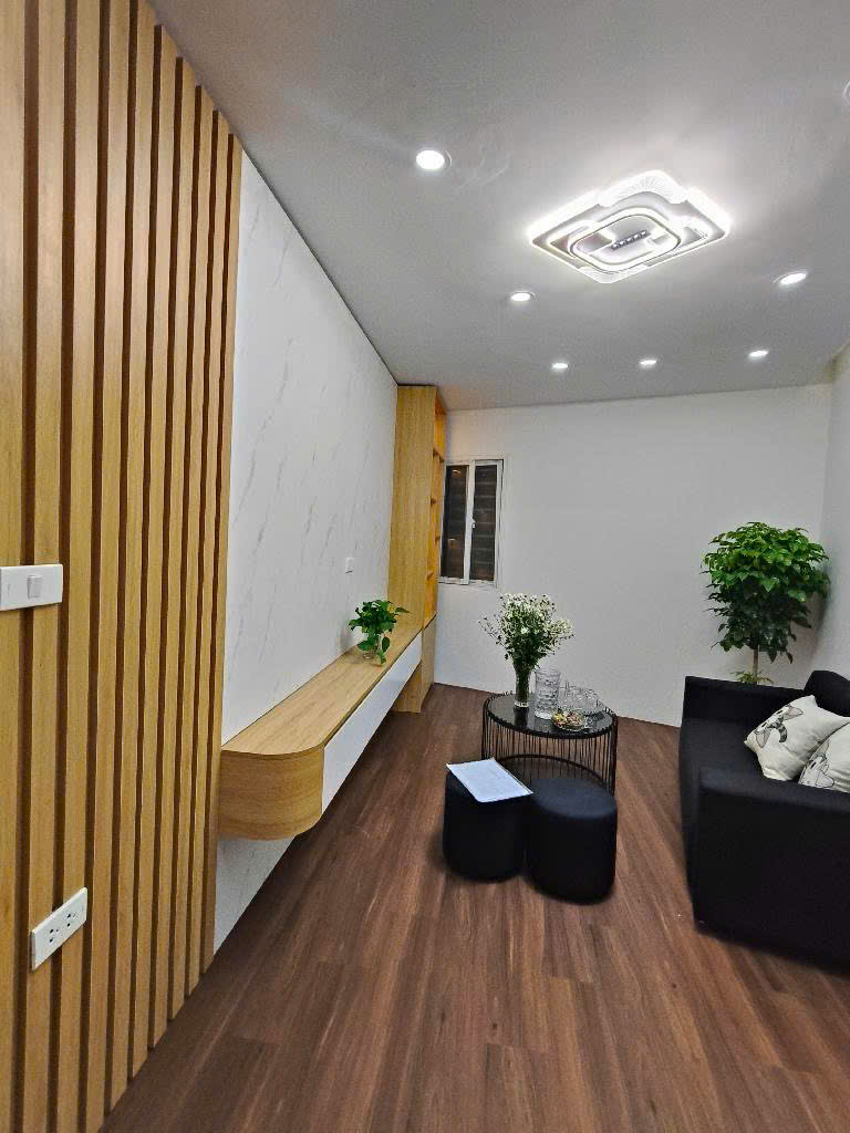 Bán nhà 2 tầng, 26m², ngõ Trương Định, Thịnh Liệt, Hoàng Mai - 1.65 tỷ sổ chung - Ảnh 1