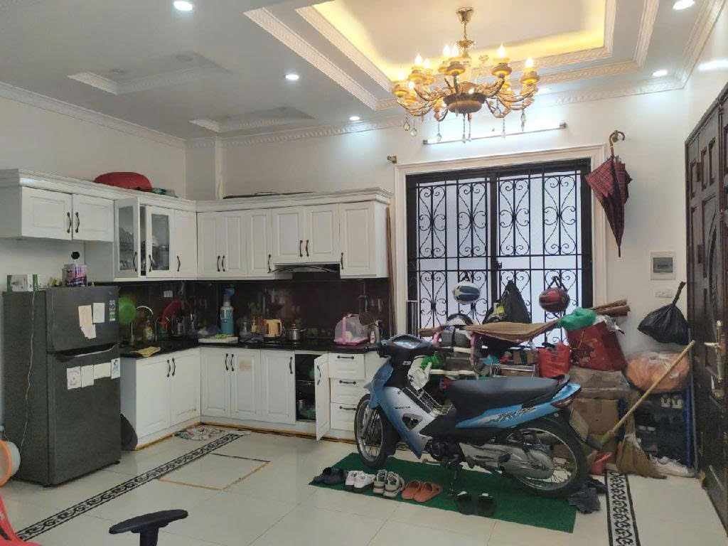 PHỐ TRẠM, NHÀ ĐẸP, FULL NỘI THẤT Ở NGAY, 3 THOÁNG VĨNH VIỄN, 40m2, 4 TẦNG, MẶT TIỀN 7.5M, 6.4 TỶ - Ảnh 2