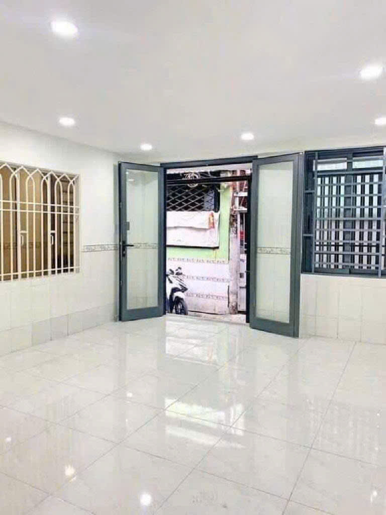 BÁN NHÀ 2 TẦNG, TÂN PHÚ, QUẬN 7. DTSD 70M2 - DÒNG TIỀN ỔN ĐỊNH - CHỈ 3.2 TỶ - Ảnh chính