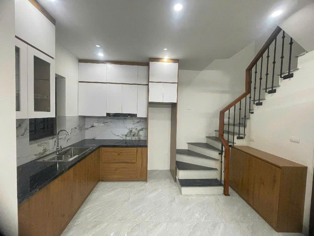 Bán nhà mới 3 tầng, 30m², 3 ngủ full nội thất , Nguyễn Chính, Tân Mai, 3.9 tỷ - Ảnh 1