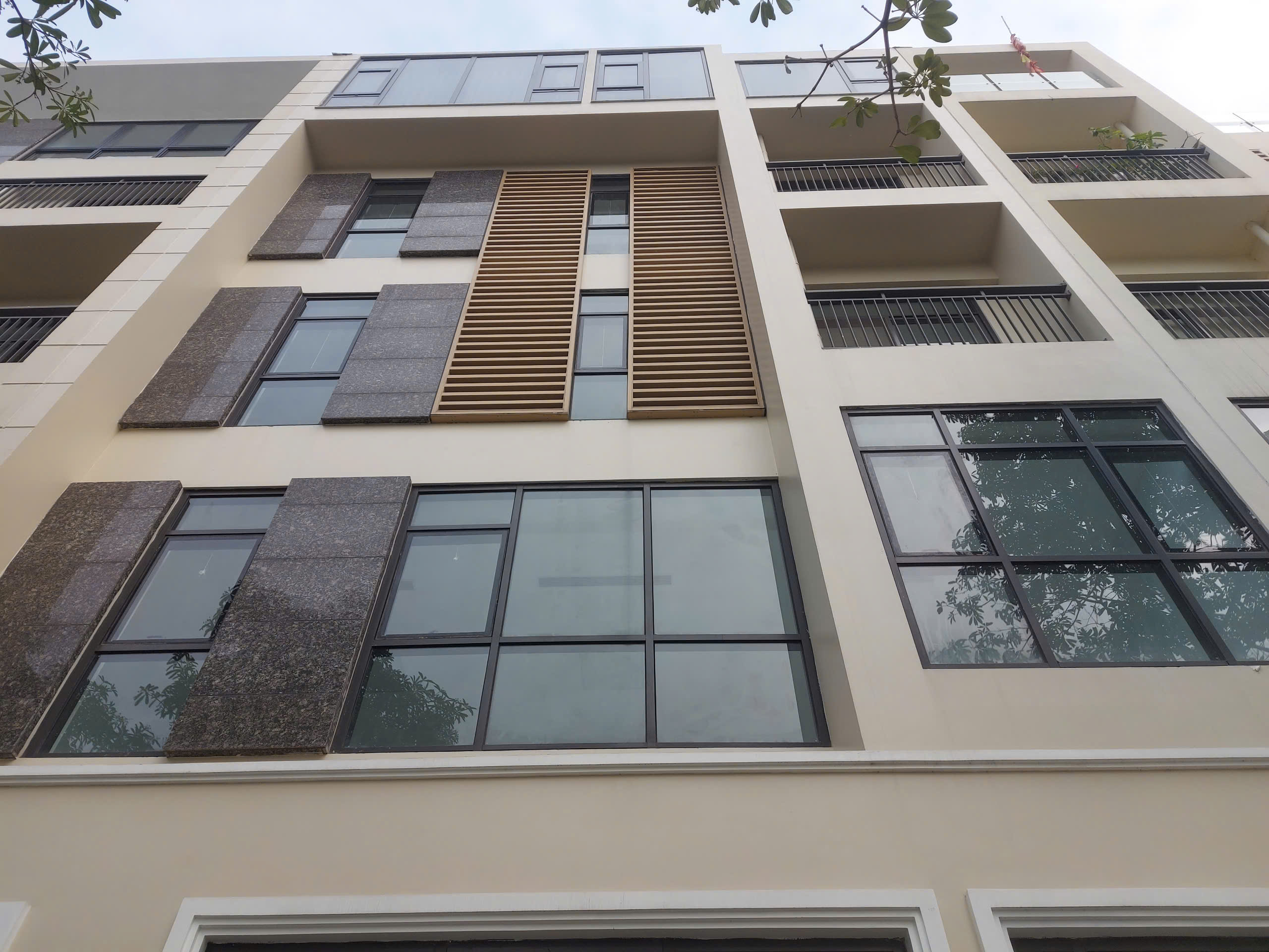 Cho thuê Shophouse StarLake, Ngoại Giao Đoàn, 120m2 x 5 tầng, MT 9m - Ảnh 1