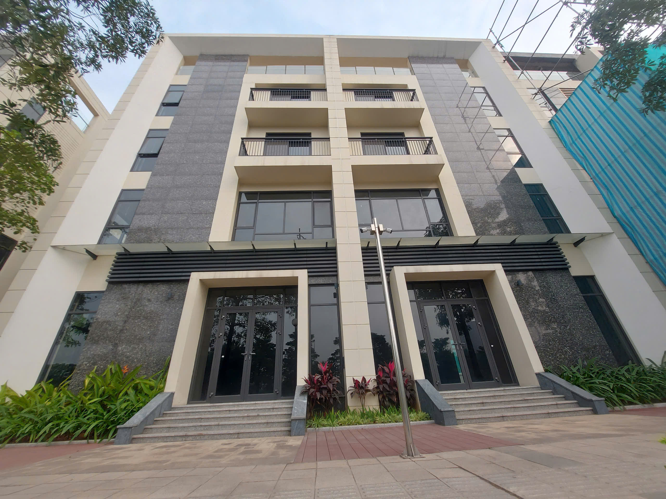 Cho thuê Shophouse StarLake, Ngoại Giao Đoàn, 120m2 x 5 tầng, MT 9m - Ảnh chính