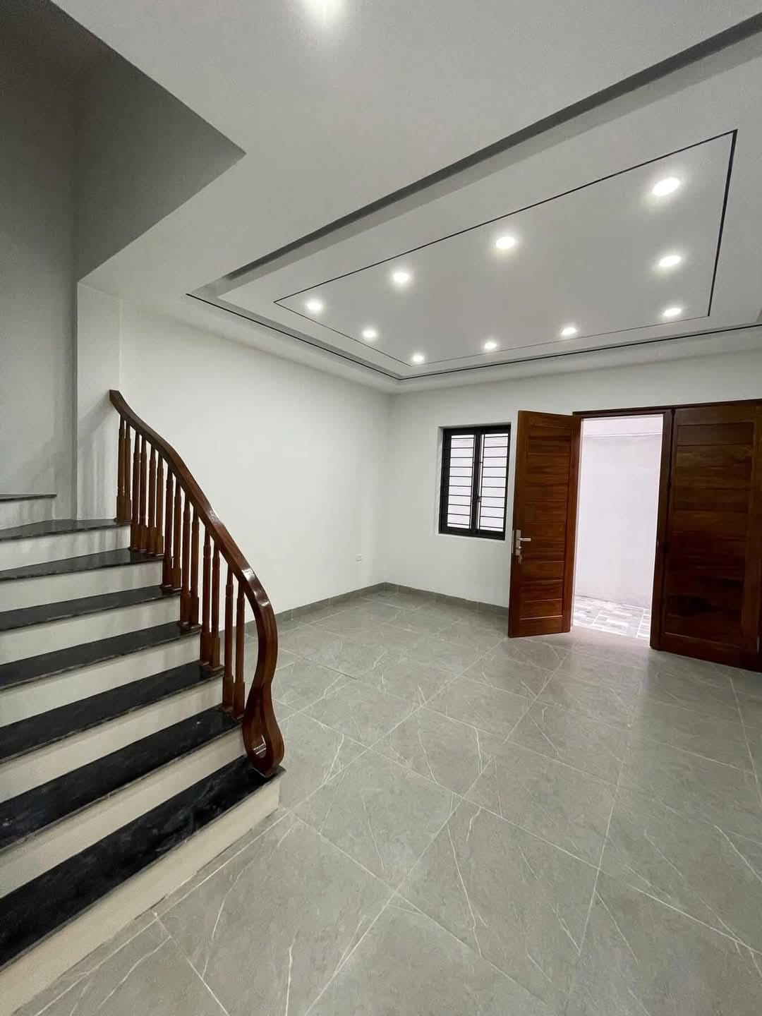 Bán Nhà Ngõ 29 Thượng Thanh, Long Biên, 30m2, 5 Tầng, Ô Tô, Phân Lô, Chỉ 5.x Tỷ - Ảnh 1